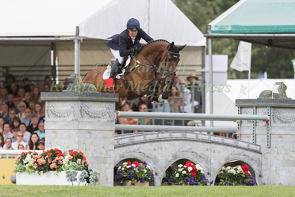 Pippa Funnell (GBR) and Billy Walk On