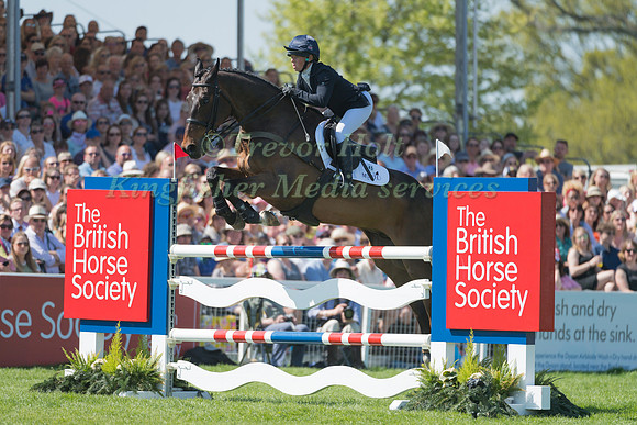 ROSALIND CANTER  (GBR) RIDING  ALLSTAR B