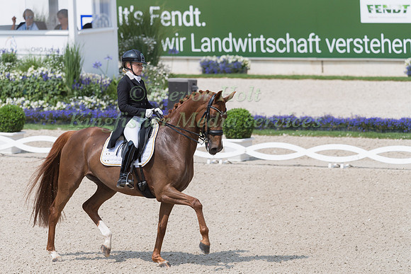 SUSANNA STIENBERG (FIN) AND RHAPSODIE