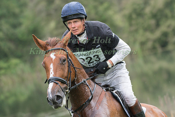 WILLIAM FOX-PITT (GBR) RIDING BARRICHELLO
