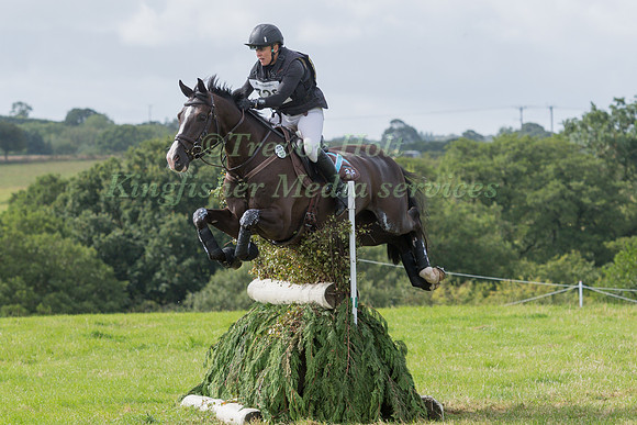 SAMMI BIRCH RIDING  THE KINCOOLEY CEILI