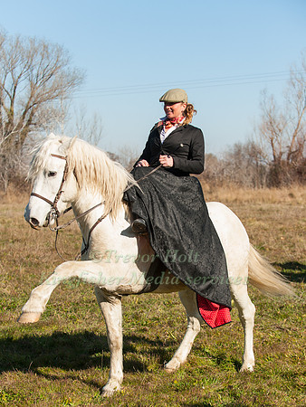 RIder completes side saddle at the Camagri