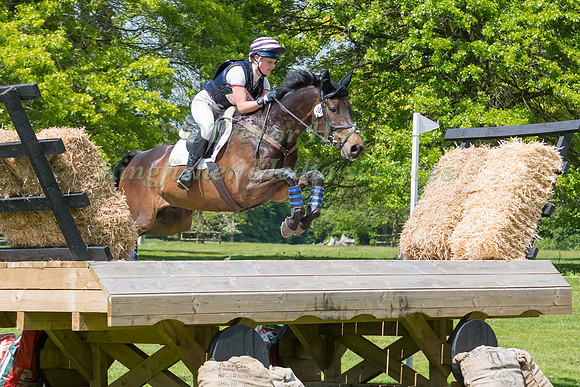 LUCY ROBINSON (GBR) AND COSMIC CHARM