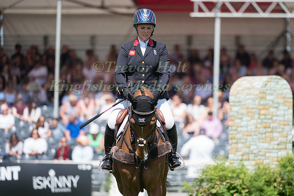 GEMMA TATTERSALL GBR) RIDING  PAMERO 4