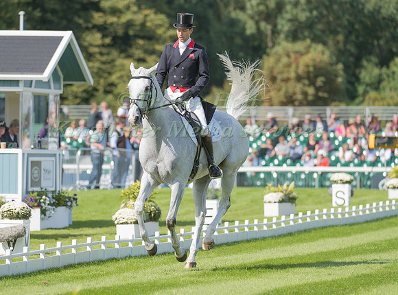 Harry Meade (GBR) and Away Cruising