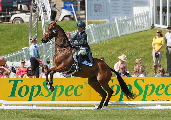 Imogen Murray (GBR) riding Ivar Gooden