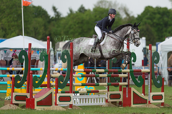 HANNAH BATE (GBR) RIDING CAPITAL T COMPETING IN THE SHOW JUMPING PHASE OF THE  CIC TWO STAR COMPETITION AT THE  2017 ROCKINGHAM CASTLE INTERNATIONAL HORSE TRIALS.