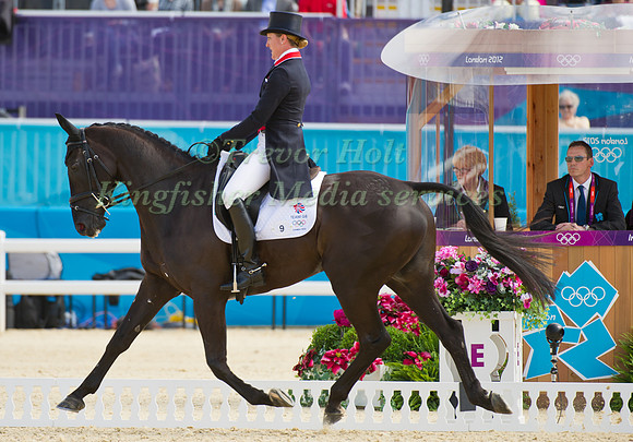 Nicola Wilson and Opposition Buzz