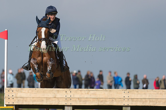 Lizzie  Brown (NZL) riding Havanna Vant Castanaehof