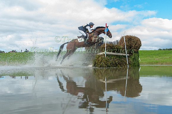Sarah Parkes riding Balladeer Durban Hills