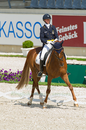 Sandra Auffarth riding Opgun Louvo
