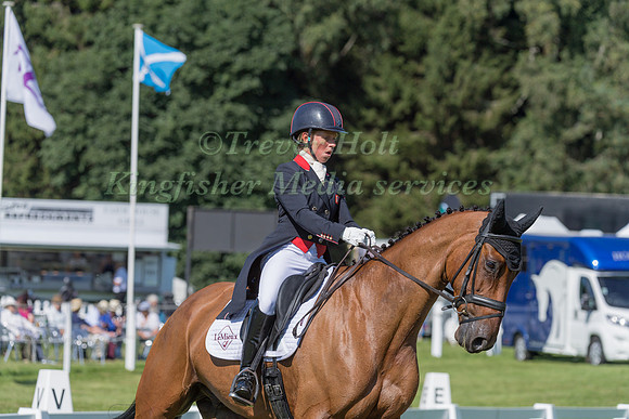 ROSALIND CANTER  AND IZILOT DHI