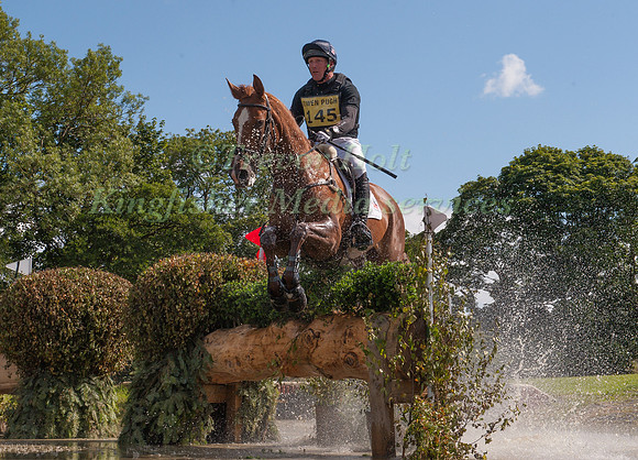 Oliver Townend (GBR) riding Fenyas Elegance
