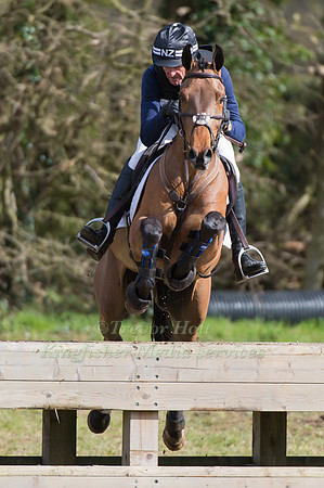 Mark Todd riding Leonidas II