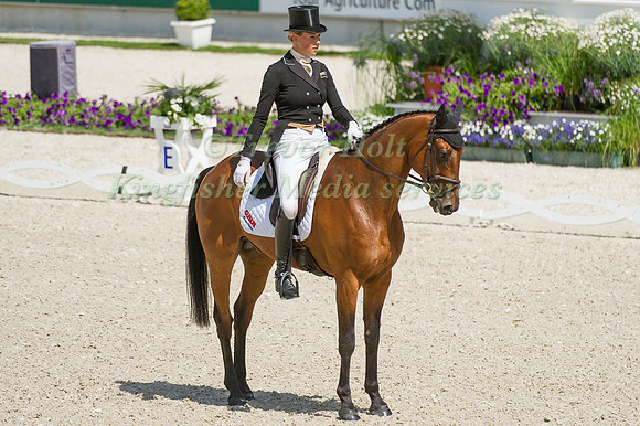 Lucy Jackson riding Willy Do