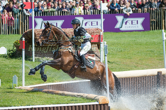 Dee Hankey (GBR) riding Chequers Playboy