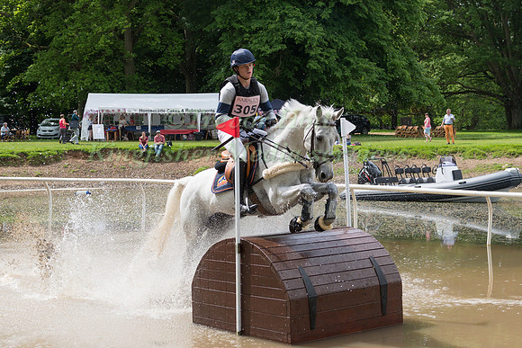 SAM ECROYD (GBR) RIDING ARCO BB TAKING PART IN THE CROSS COUNTRY PHASE OF THE CICO THREE STAR AT THE 2017 HOUGHTON INTERNATIONAL HORSE TRIALS