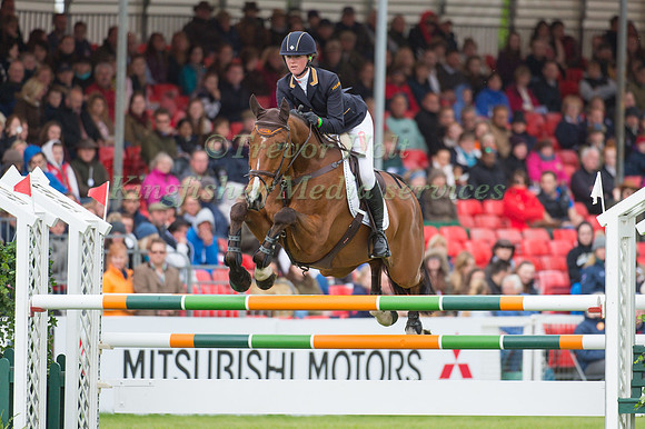 Hannah Bate (GBR) riding Finbury Hill