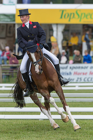 ZARA TINDALL (GBR) AND CLASS AFFAIR