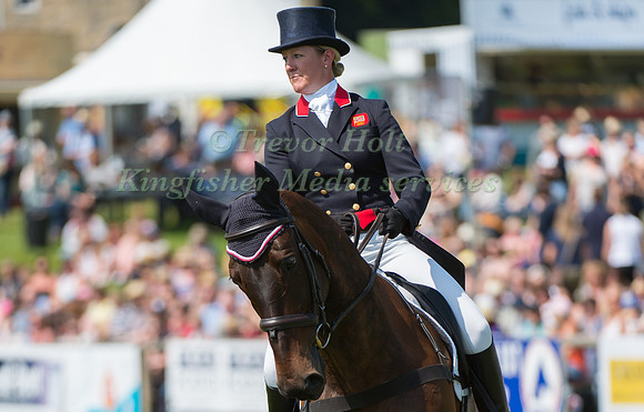 Nicola Wilson (GBR) riding Watermill Vision