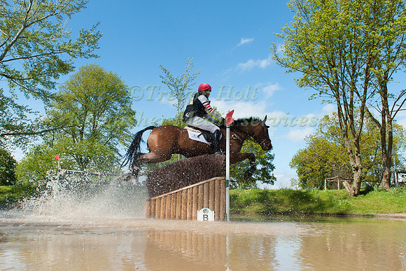 Lucy Jackson (NZL) riding Willy Do