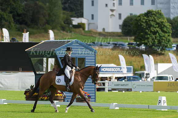 JONELLE  PRICE (NZL) RIDING KINDRED SPIRIT IV