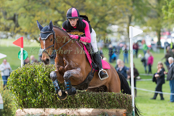 MICHELLE HINDMARSH AND  HAKUNA MATATA VDZ