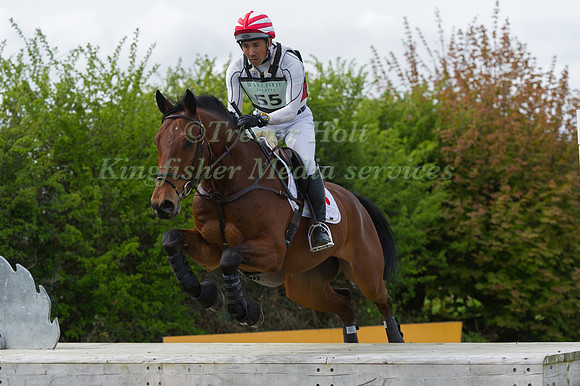 YOSHIAKI  OIWA (JPN) RIDING CALLE 44
