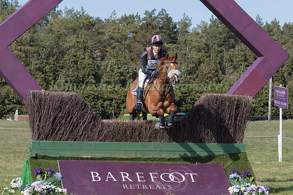 SARAH BULLIMORE RIDING COROUET