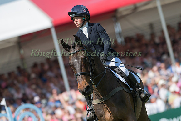 ROSALIND CANTER  (GBR) RIDING  ALLSTAR B