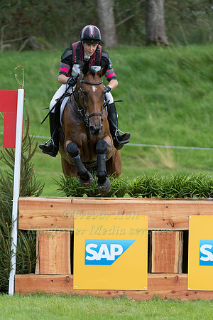 SARAH BULLIMORE (GBR) AND REVE DU ROUET