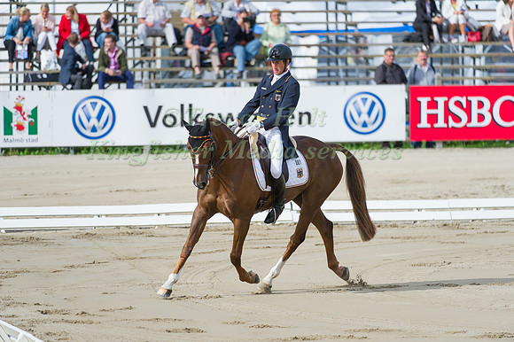 Dirk Schrade and Hop and Skip