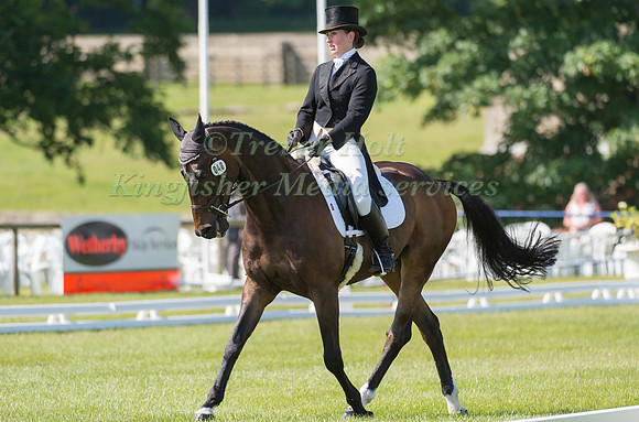 Nana Dalton (GBR) riding Uwald