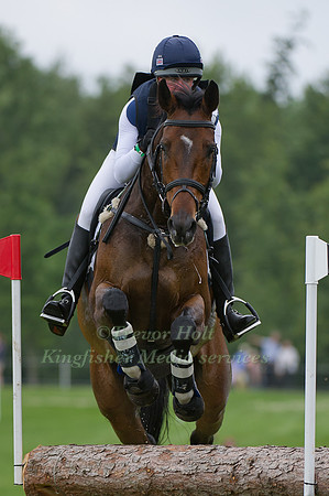 Nicola Wilson & Bee Diplomatic
