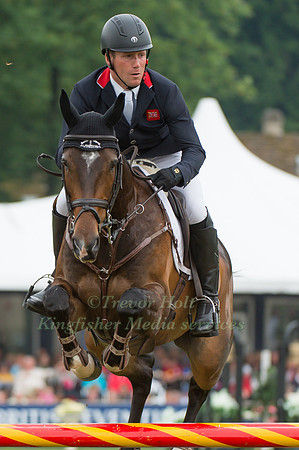 Oliver Townend (GBR) riding Samuel Thomas II