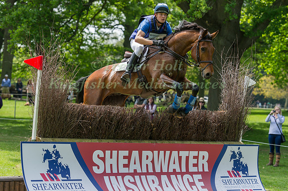 Dickon  Reader (GBR) riding  Bravanjo