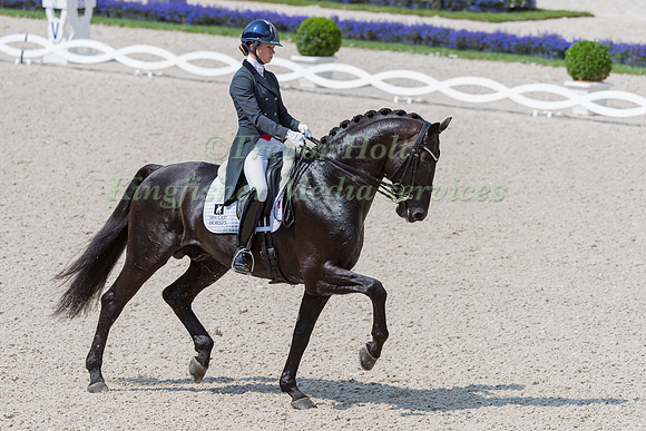 Charlotte Fry (GBR) and Glamourdale