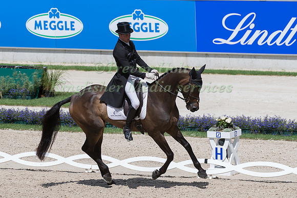 TIM PRICE (NZL) AND COOLEY SHOWTIME