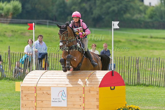 Lucinda Fredericks and Flying Finish