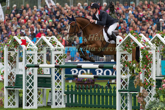 Thomas Carlile of France riding Sirocco Du Gers