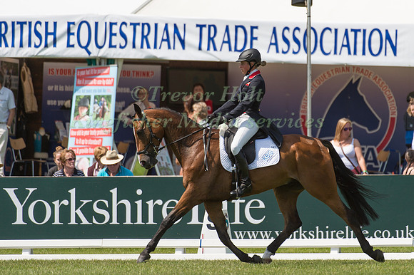 Izzy Taylor (GBR) riding Its Chico