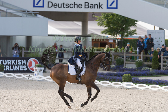 SARA ALGOTSSON OSTHOLT AND CHICUELO