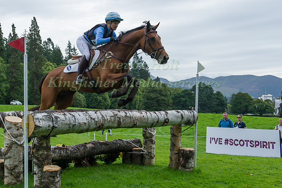 JONELLE  PRICE (NZL) RIDING OBOS IMPRESSIVE