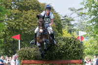 BUBBY UPTON RIDING  CLEVER LOUIS