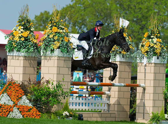 Nicola Wilson & Opposition Buzz