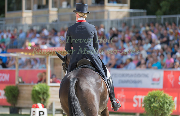 NICOLA WILSON (GBR) AND BULANA