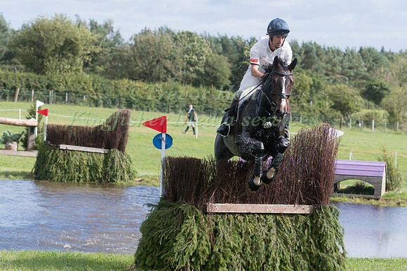 HARRY MEADE RIDING  MONBEG MEDLAR
