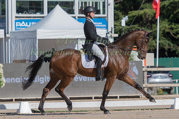 JAMES AVERY (NZL) AND MR SNEEZY