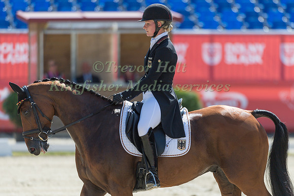 JULIA KRAJEWSKI (GER) AND SAMOURAI DU THOT