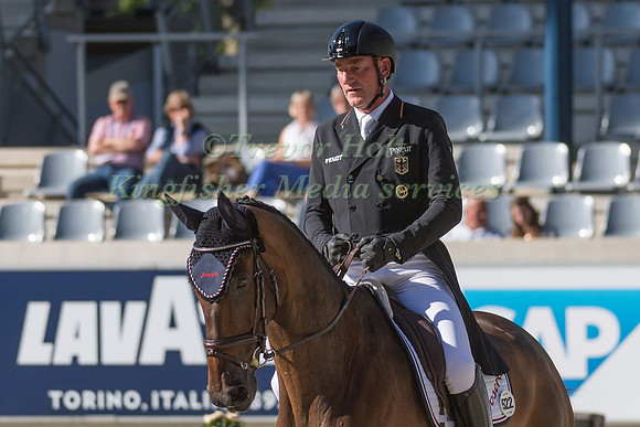 JURG KURBEL (GER) AND ENTERTAIN YOU